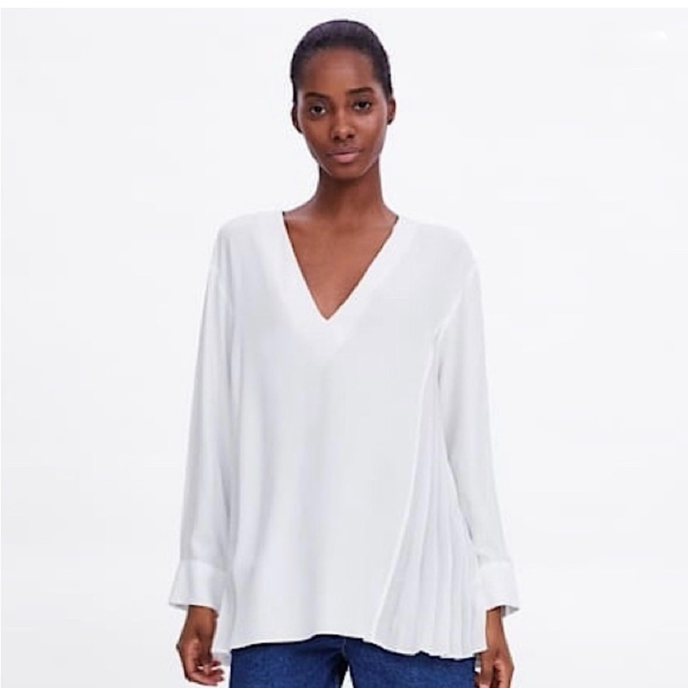 NWT Zara White V-Neck White Blouse - XS/S